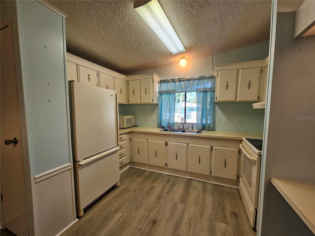 3309 EVELYN DRIVE — photo 7 of 50