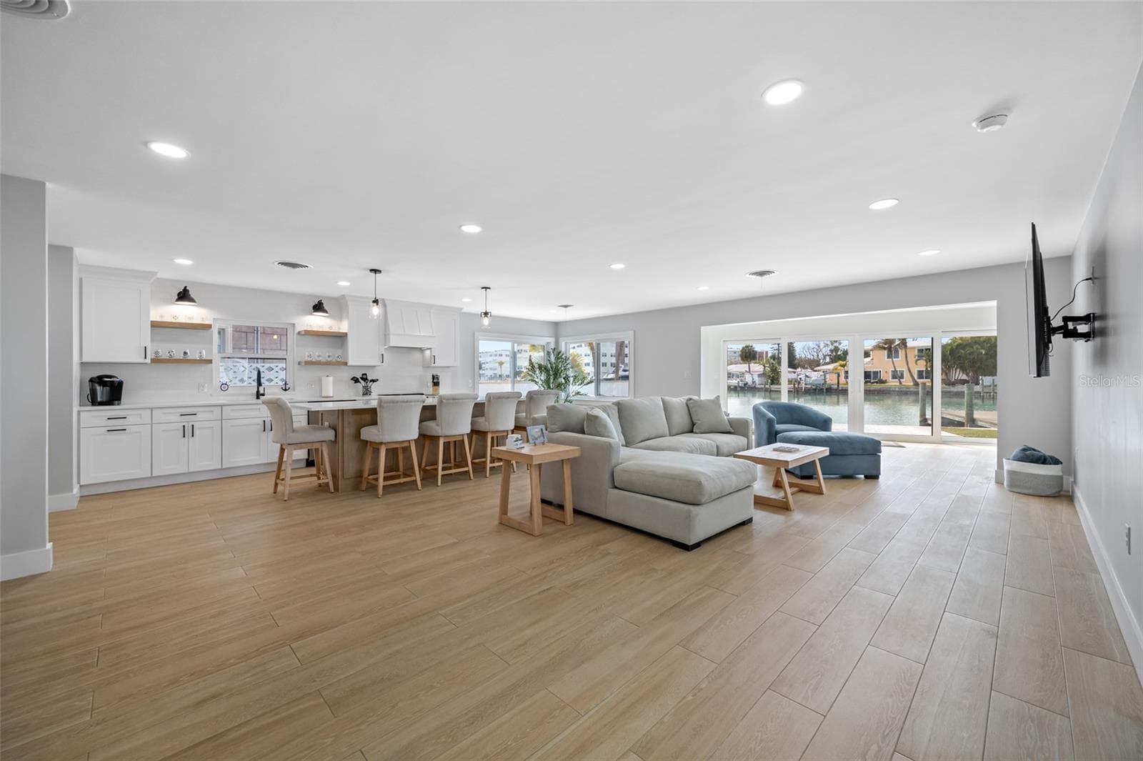 370 59TH AVENUE — photo 9 of 57