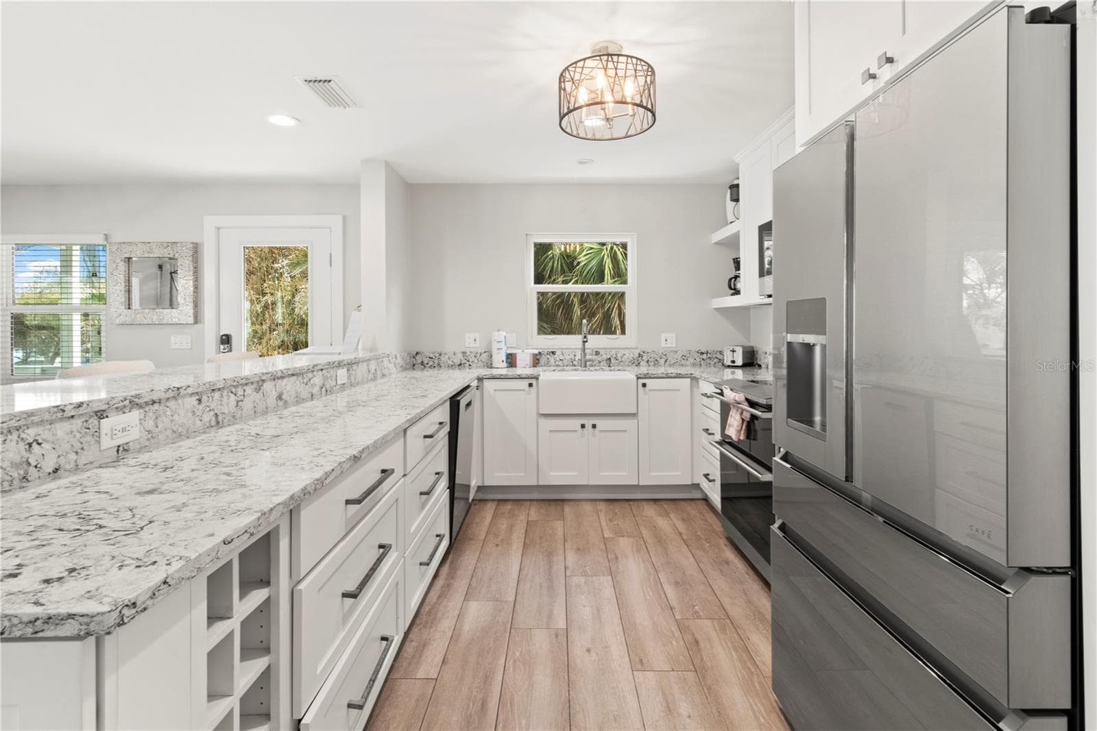 403 BAY BOULEVARD — photo 17 of 58