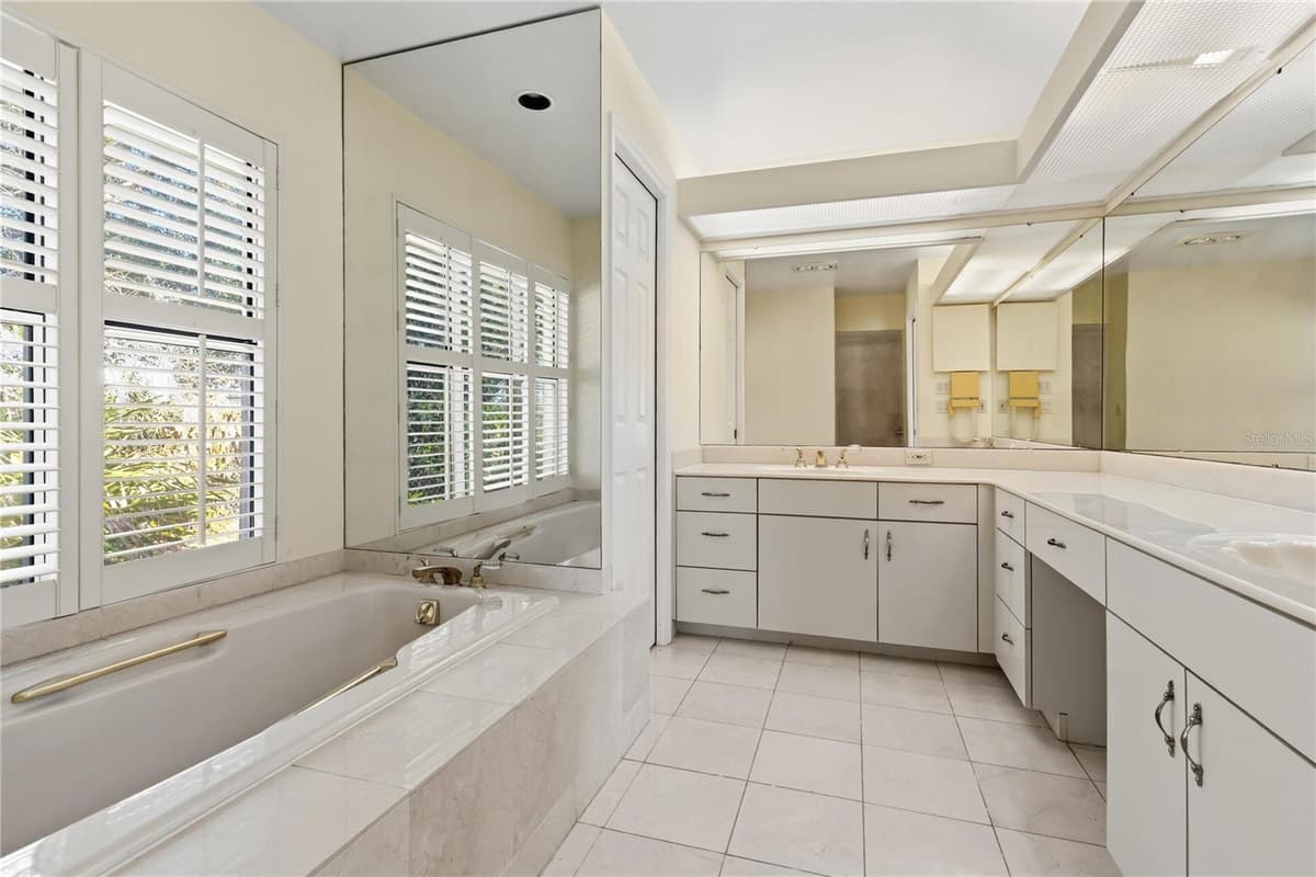 6136 DORA DRIVE — photo 26 of 48
