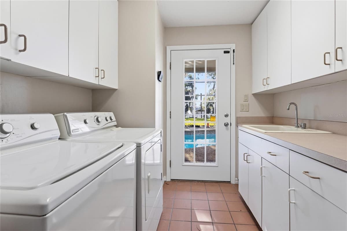 6136 DORA DRIVE — photo 32 of 48