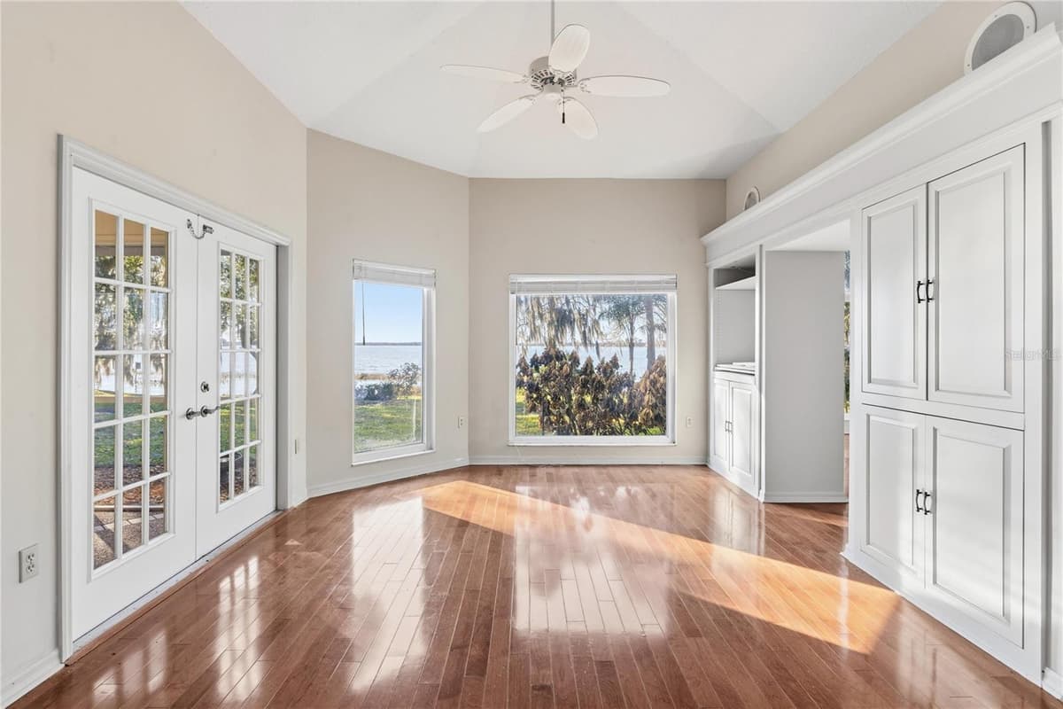 6136 DORA DRIVE — photo 21 of 48