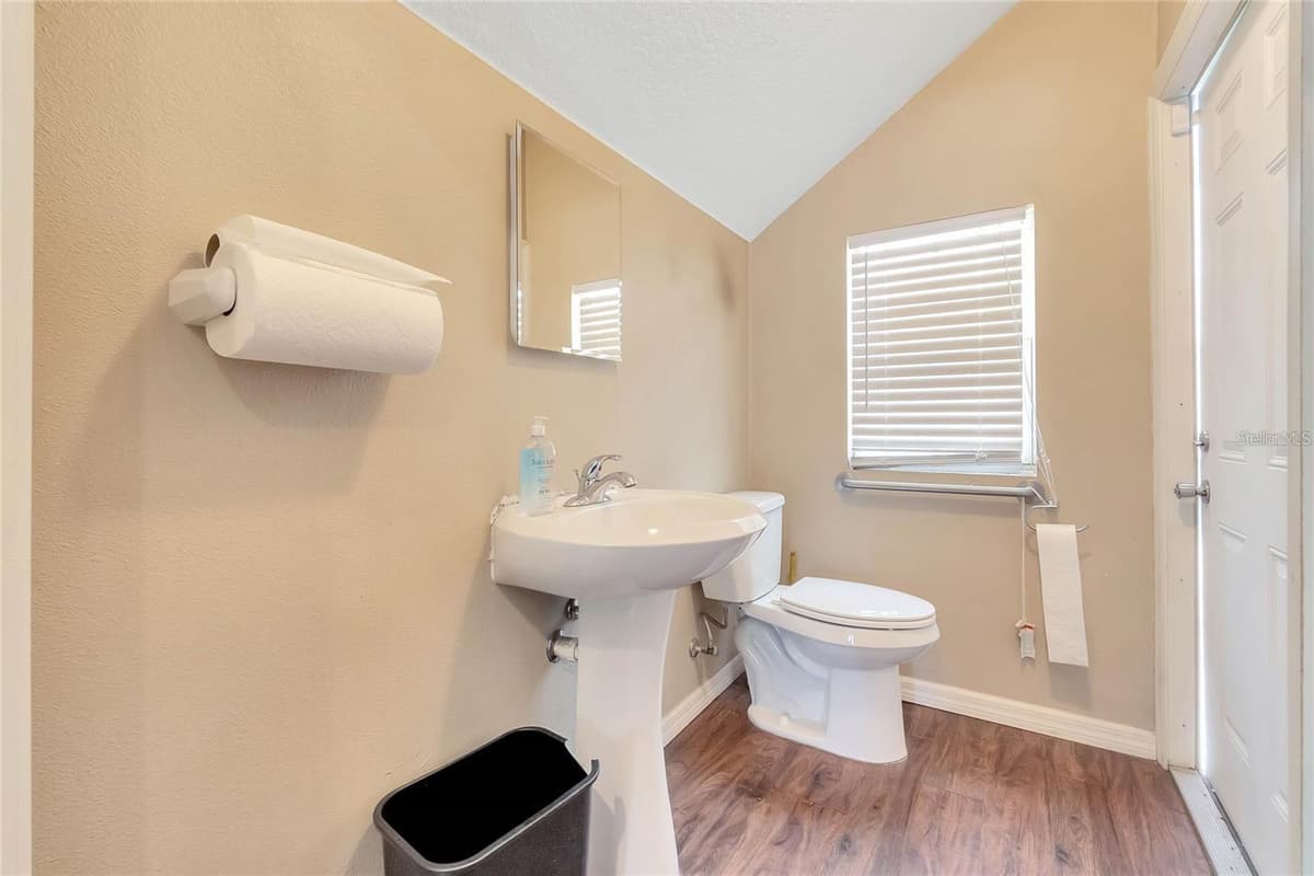 8440 COUNTY ROAD 48 — photo 5 of 24