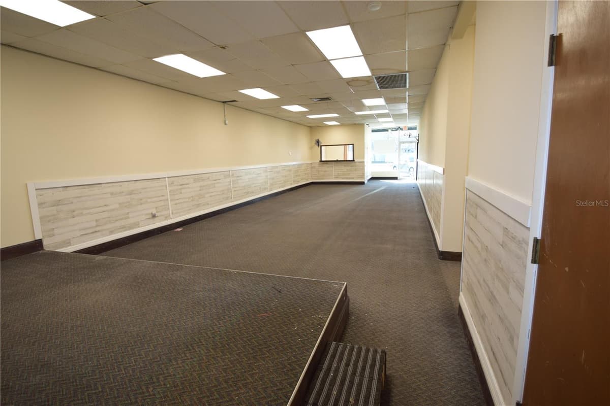 835/837 LAKE PARKER AVENUE — photo 15 of 22