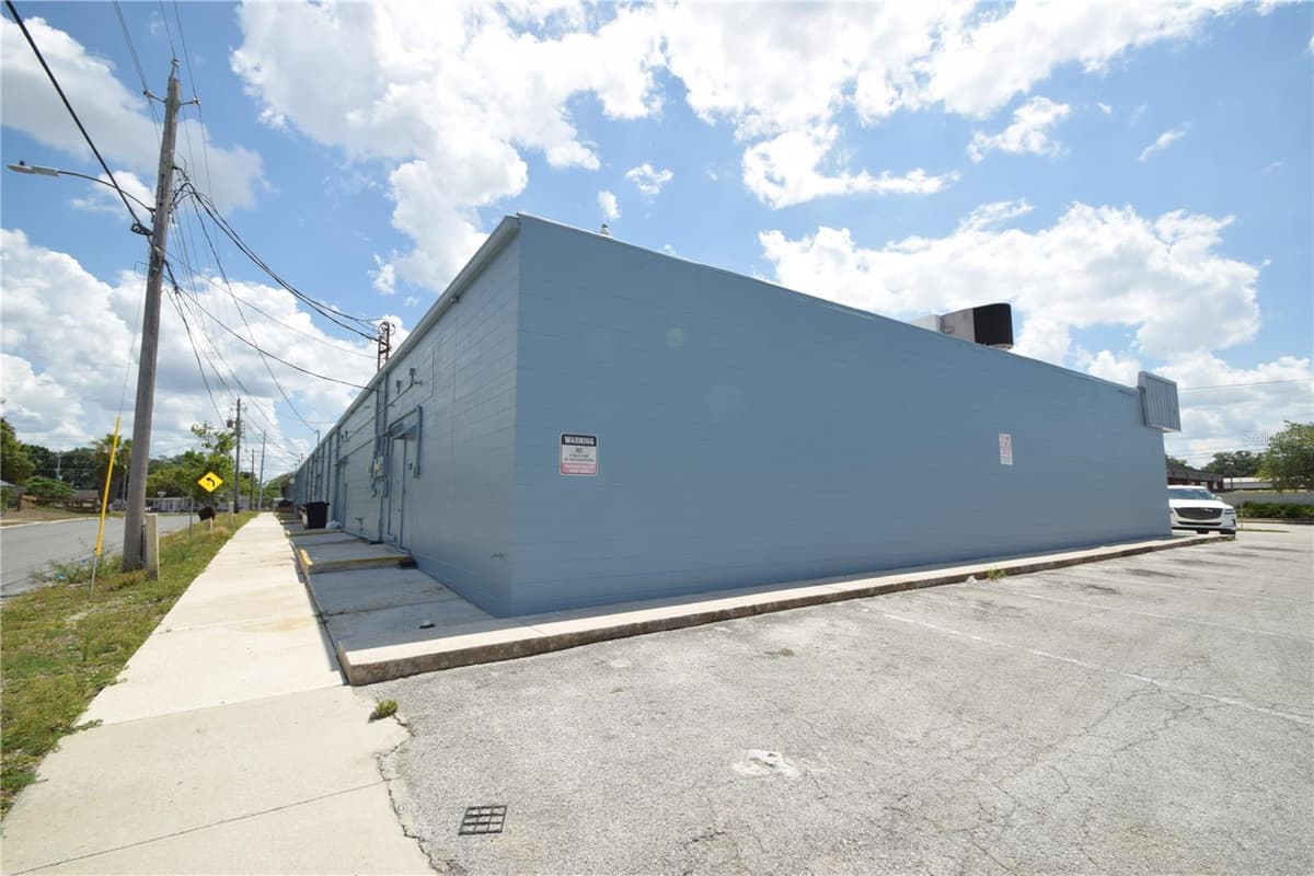 835/837 LAKE PARKER AVENUE — photo 5 of 22