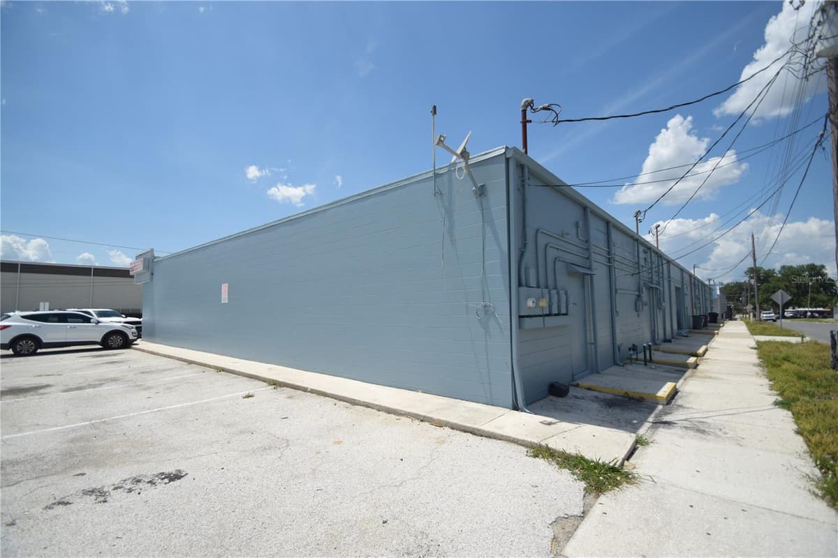 835/837 LAKE PARKER AVENUE — photo 6 of 22