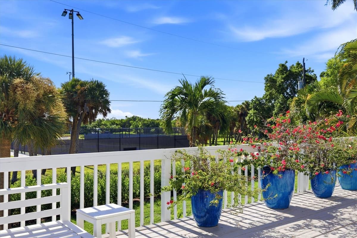 281 SEABREEZE COURT — photo 22 of 60