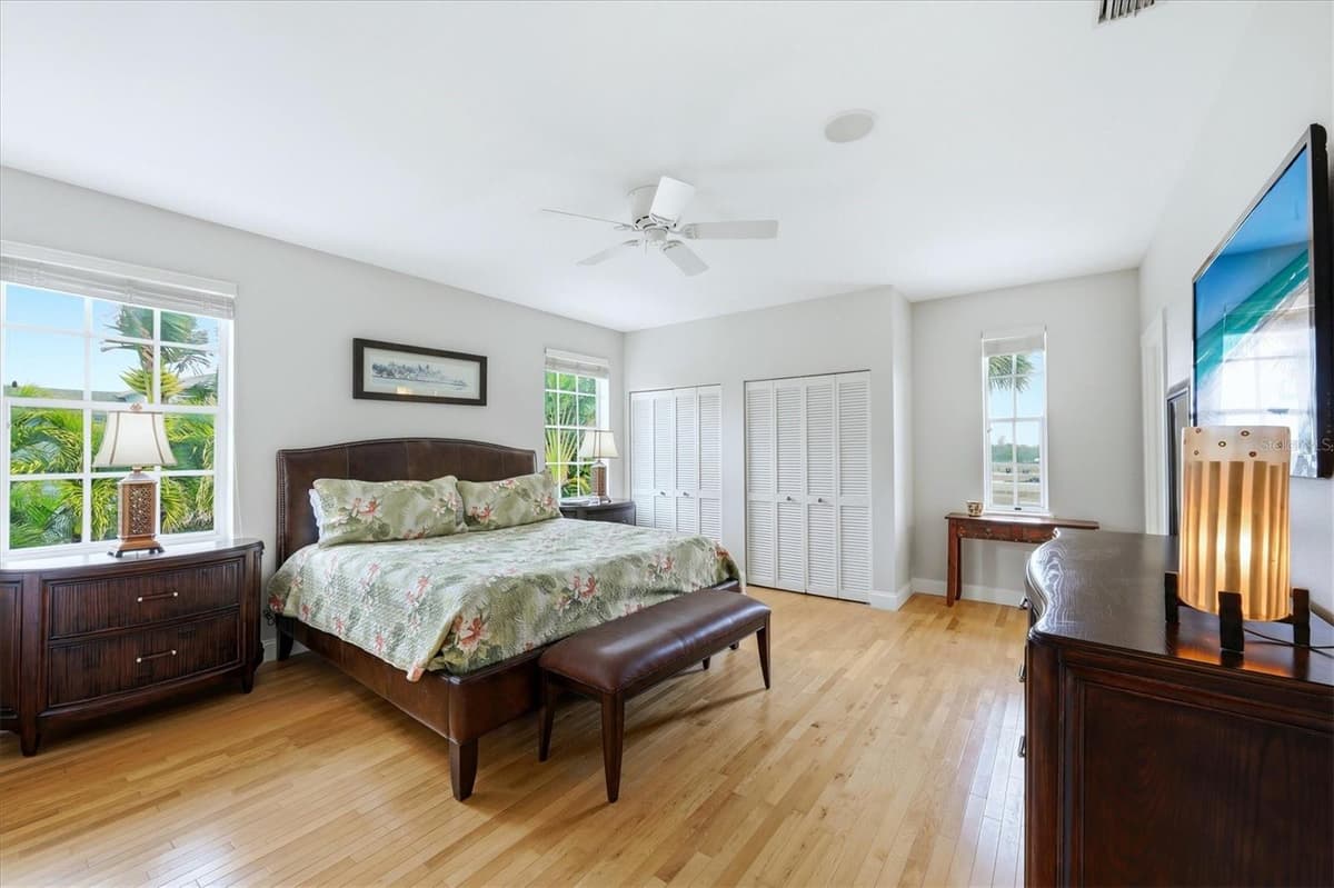281 SEABREEZE COURT — photo 35 of 60