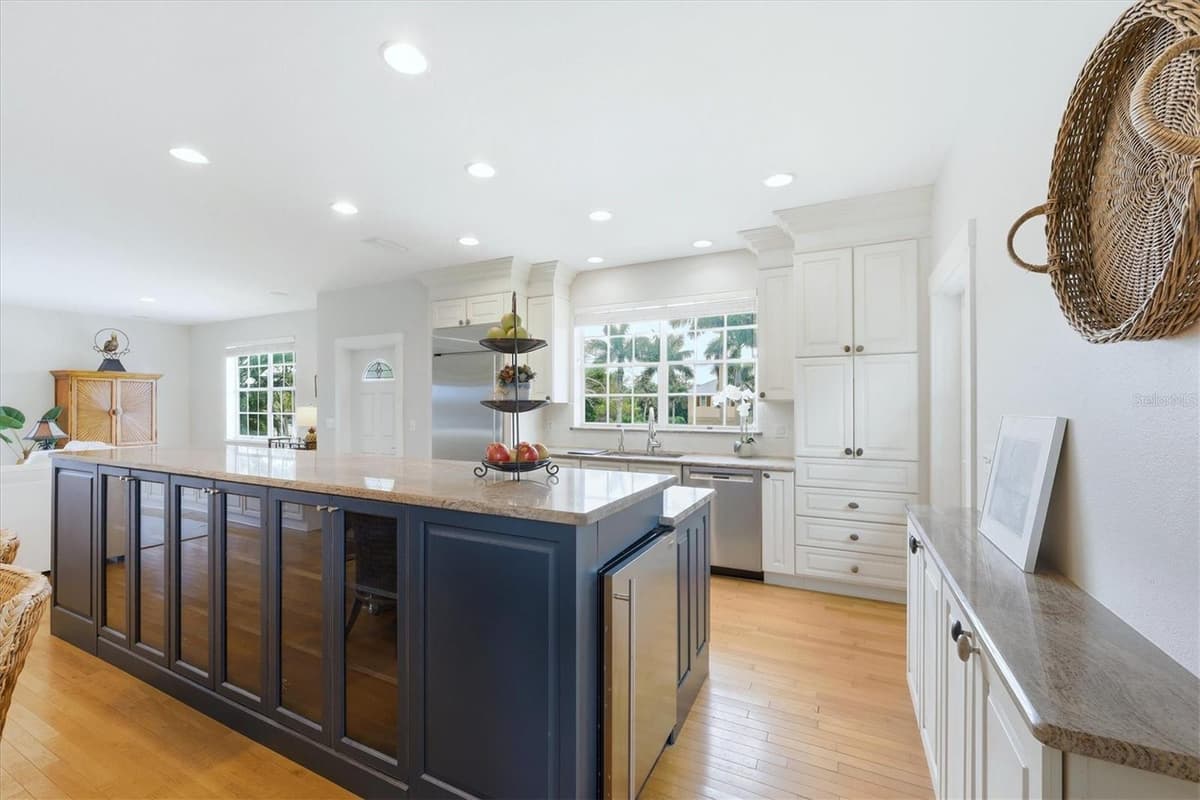 281 SEABREEZE COURT — photo 31 of 60