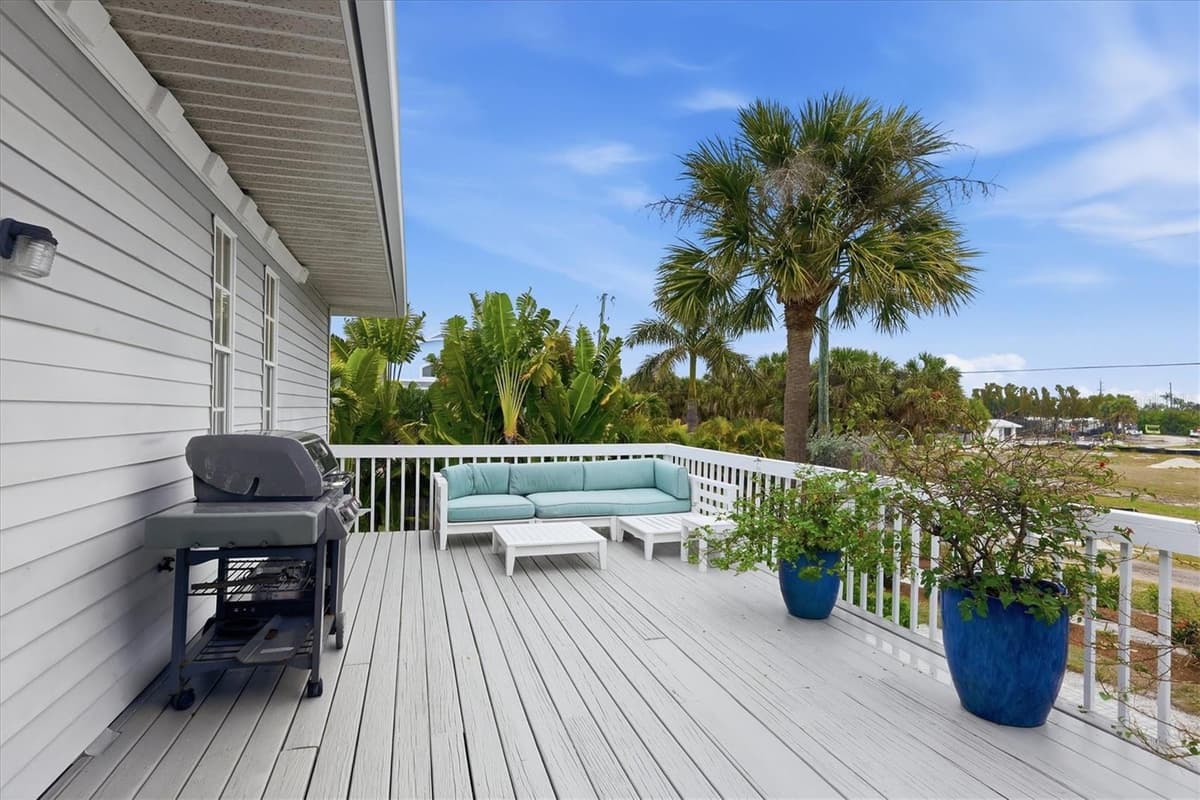 281 SEABREEZE COURT — photo 19 of 60