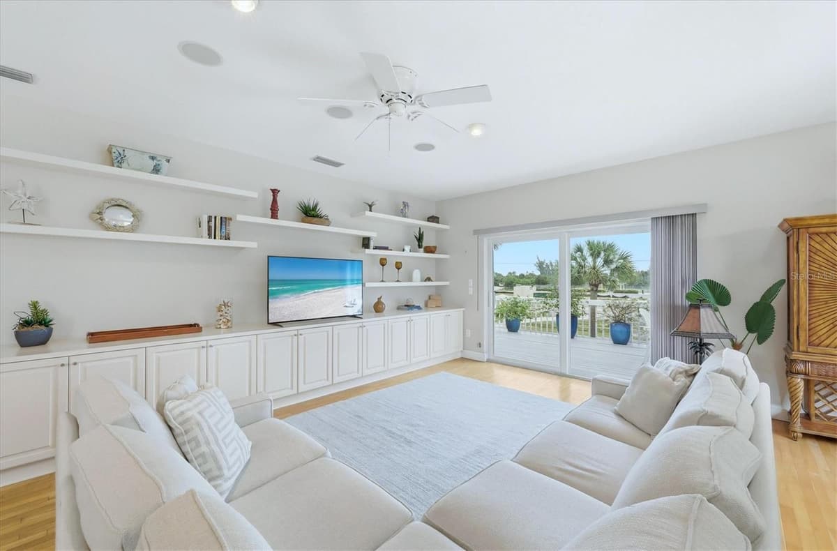 281 SEABREEZE COURT — photo 11 of 60