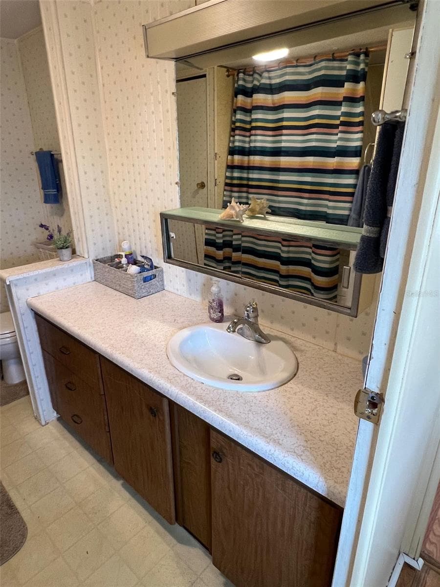12674 SEMINOLE BOULEVARD — photo 12 of 18