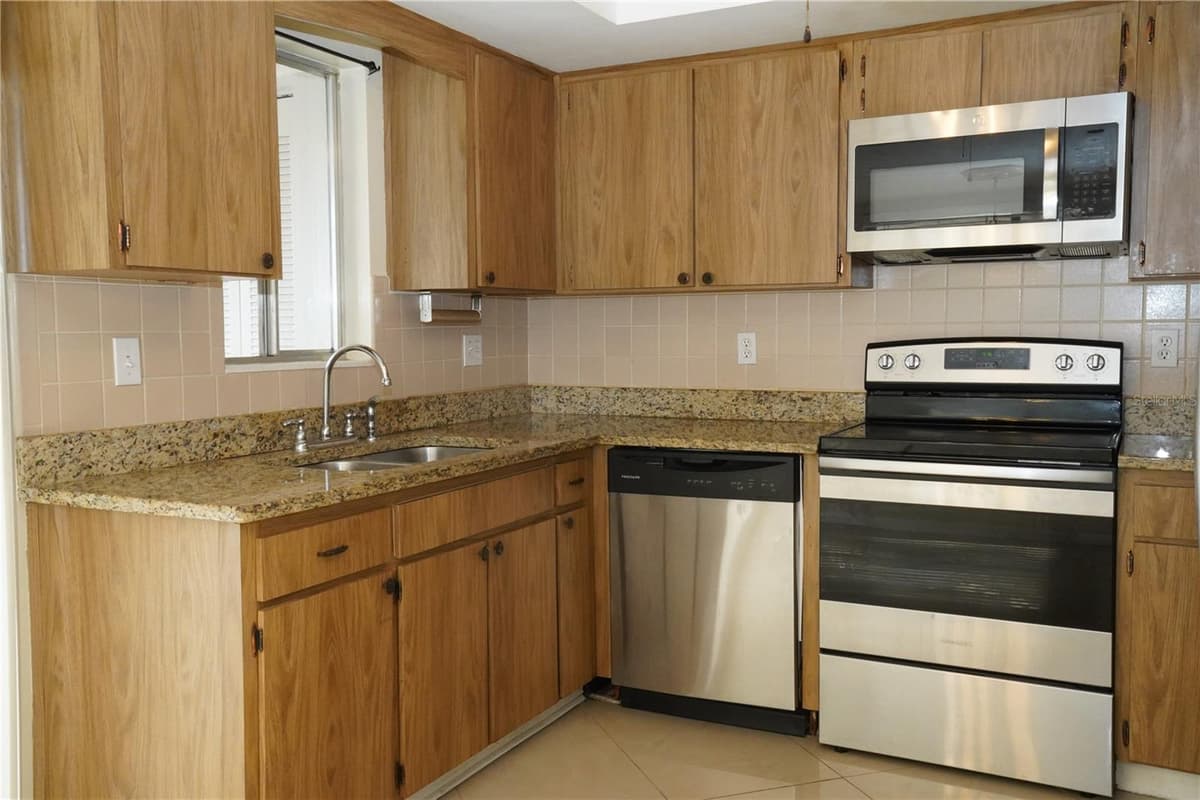 349 JOEL BOULEVARD — photo 5 of 14