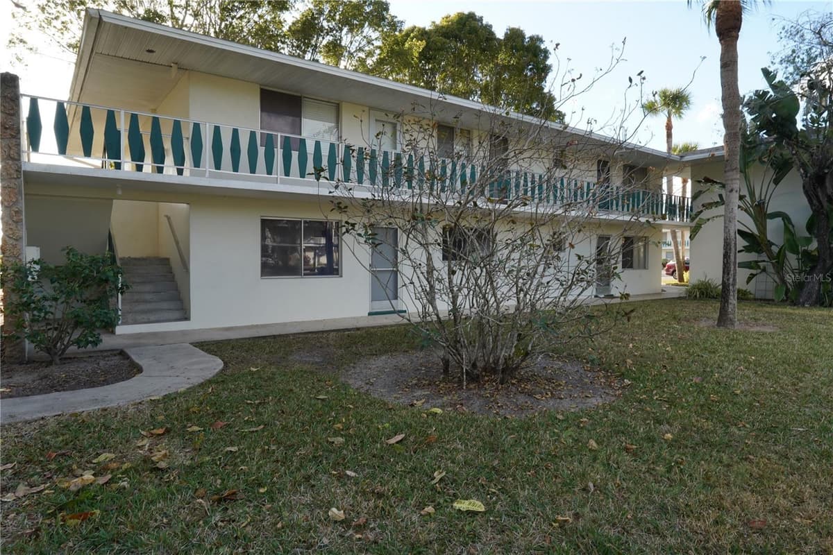 349 JOEL BOULEVARD — photo 1 of 14