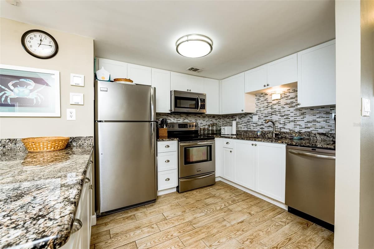 4799 ATLANTIC AVENUE — photo 3 of 26