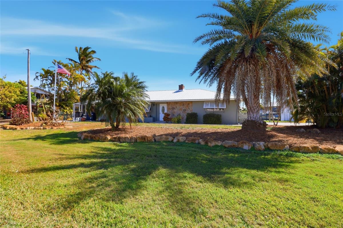 2740 SANIBEL BOULEVARD — photo 14 of 66