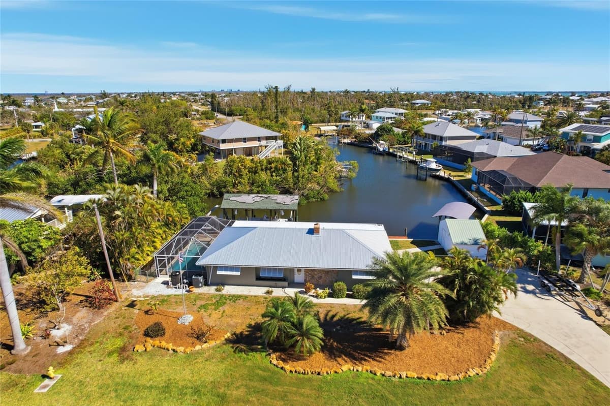 2740 SANIBEL BOULEVARD — photo 10 of 66