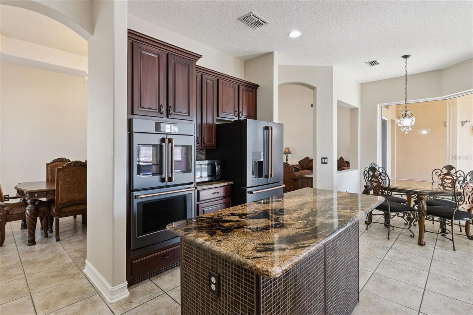 6473 EVERINGHAM LANE — photo 9 of 62
