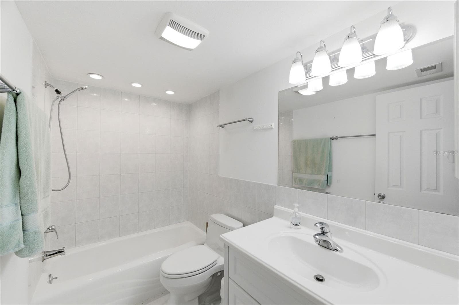 11485 OAKHURST ROAD — photo 20 of 25