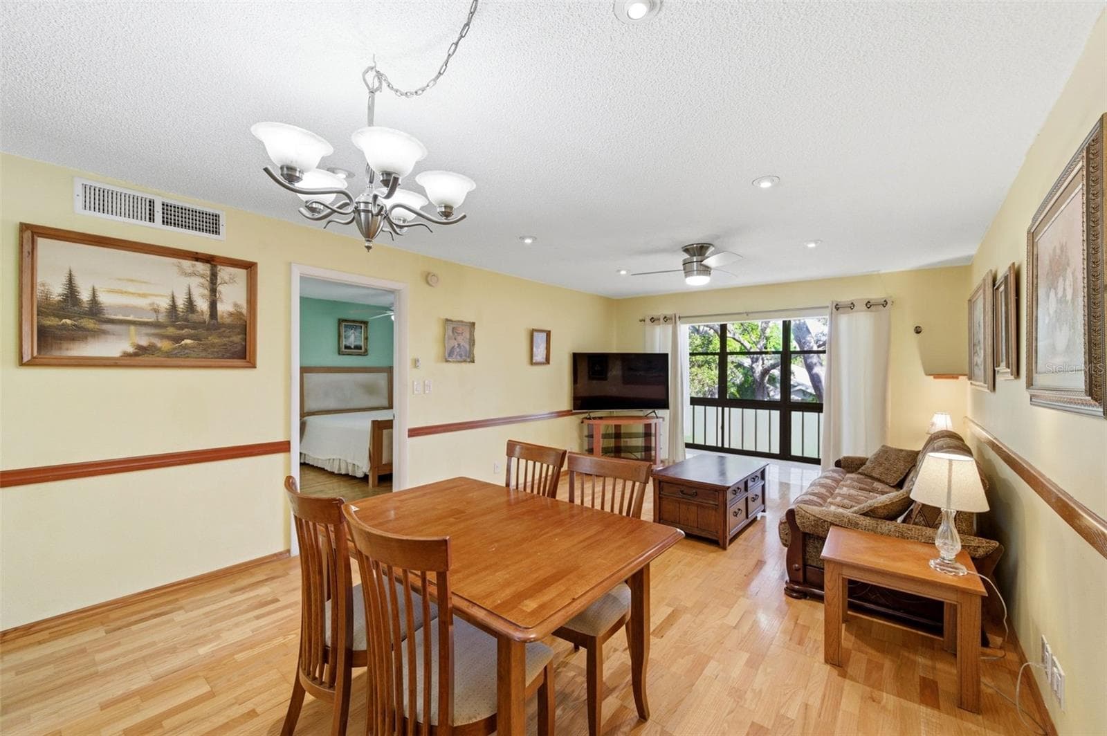 11485 OAKHURST ROAD — photo 3 of 25
