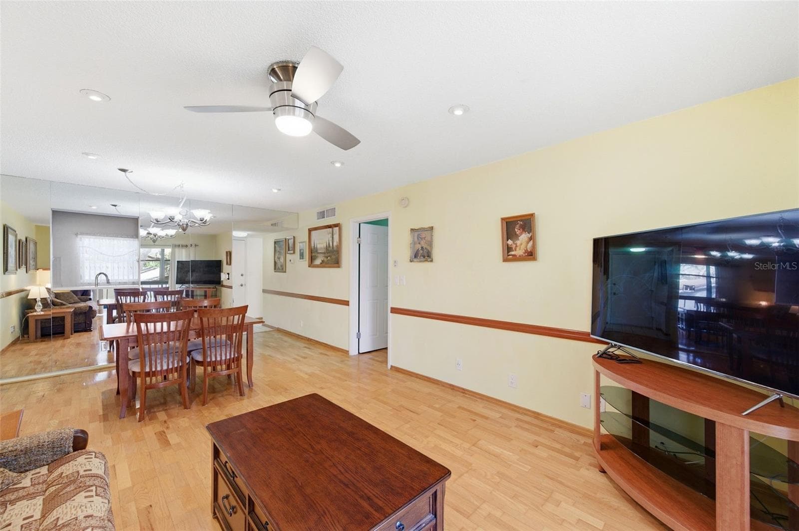 11485 OAKHURST ROAD — photo 10 of 25