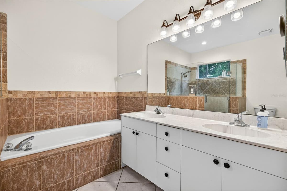 5791 GOLDEN GATE PARKWAY — photo 16 of 36
