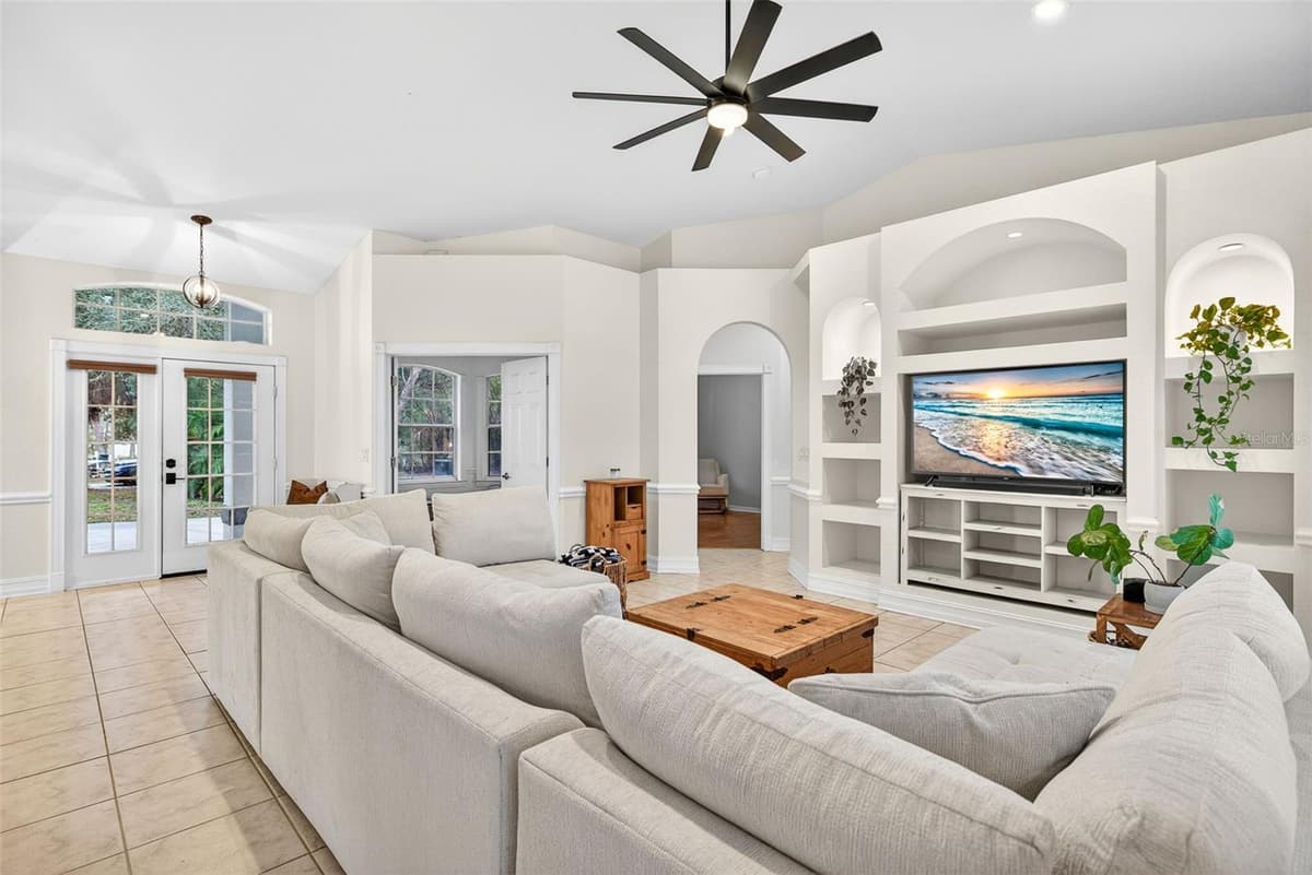 5791 GOLDEN GATE PARKWAY — photo 6 of 36