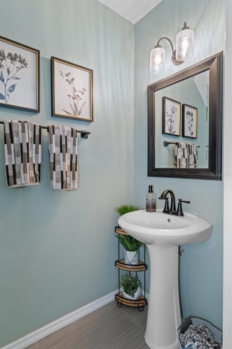 388 COUNTRYSIDE KEY BOULEVARD — photo 11 of 33