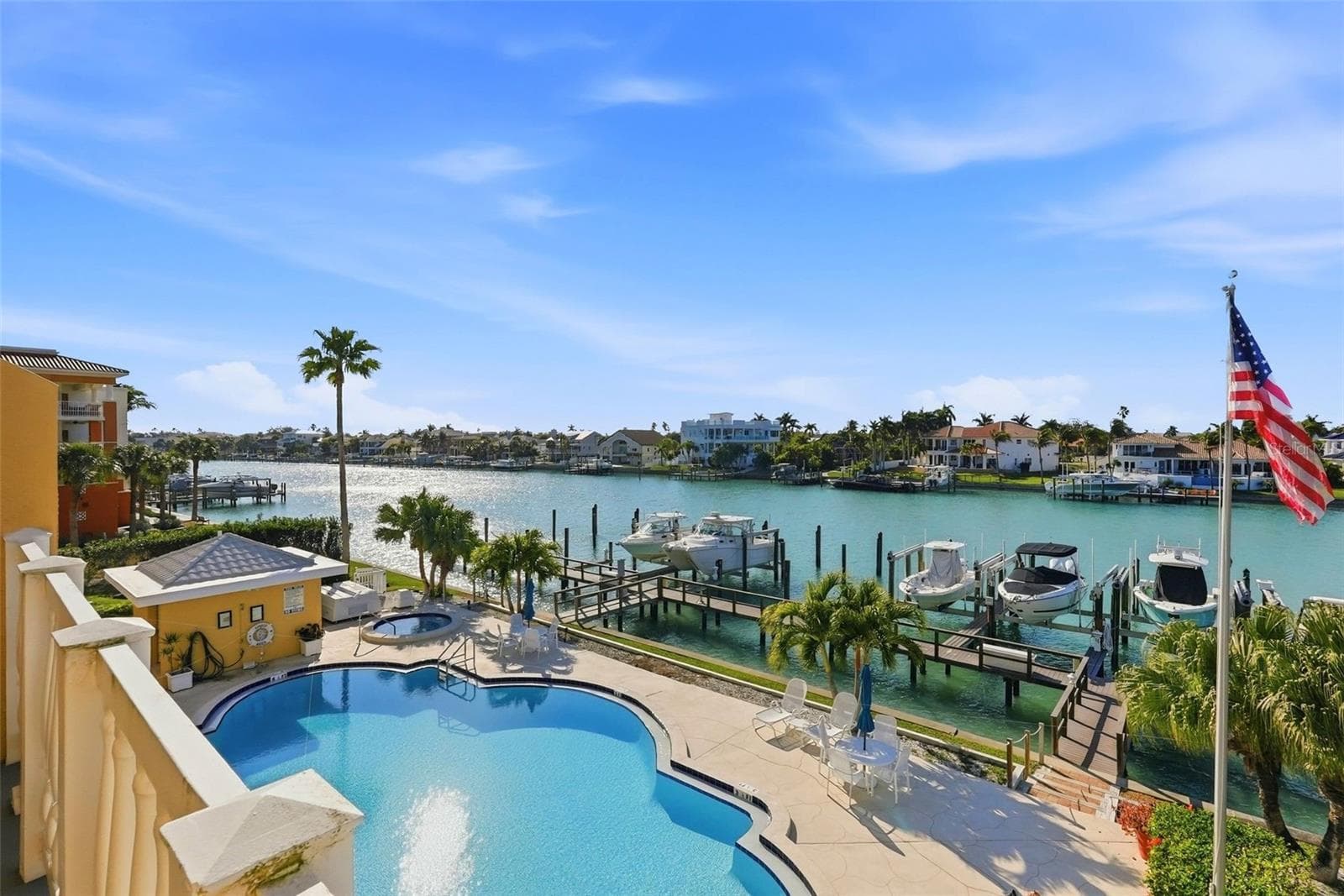 544 PINELLAS BAYWAY — photo 2 of 37