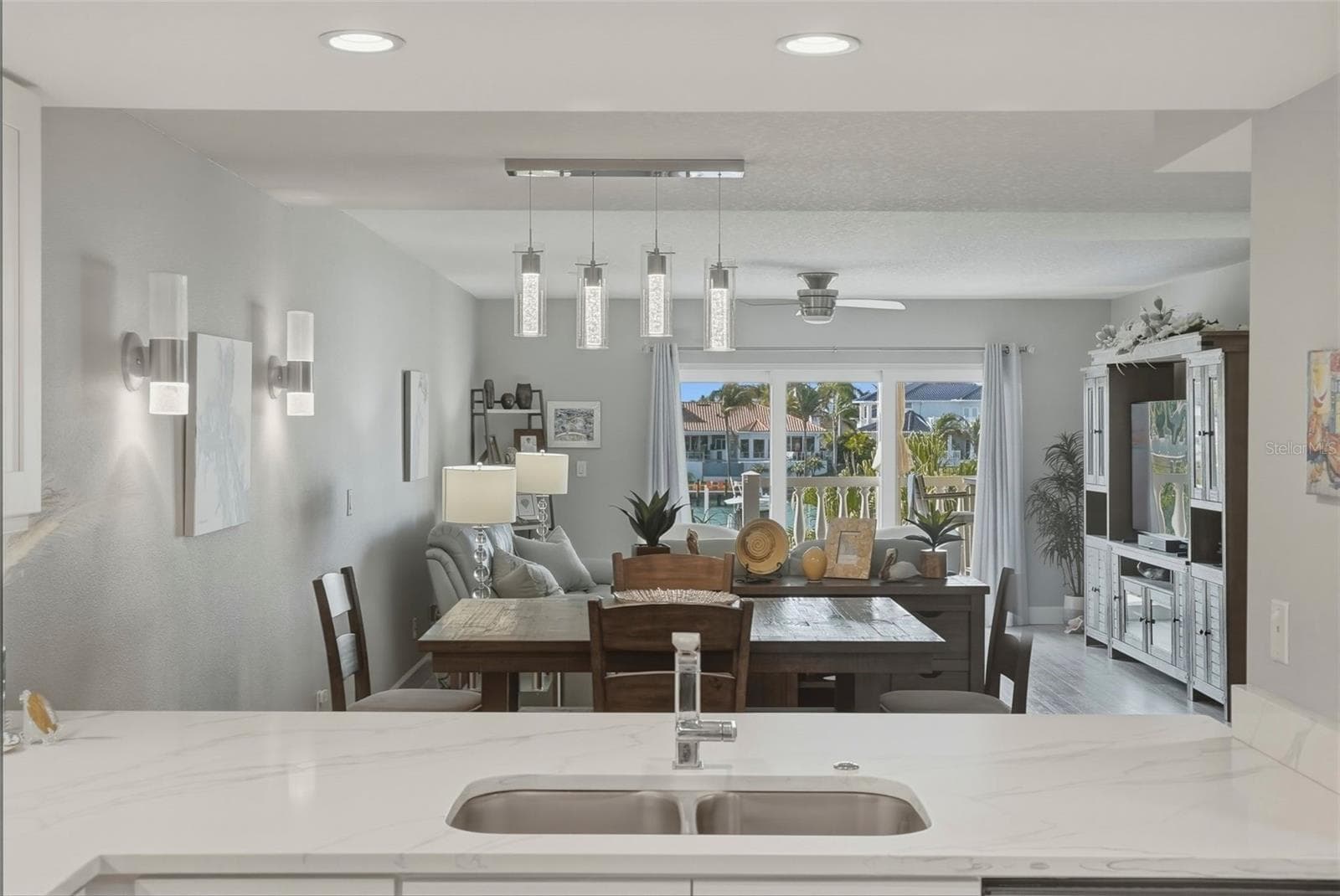 544 PINELLAS BAYWAY — photo 13 of 37