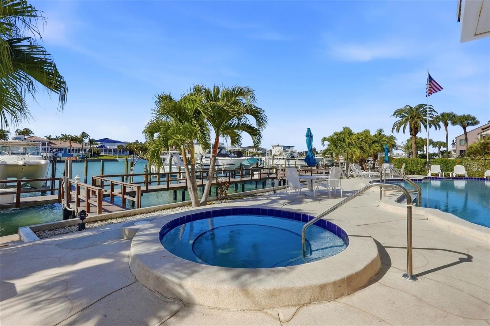 544 PINELLAS BAYWAY — photo 33 of 37