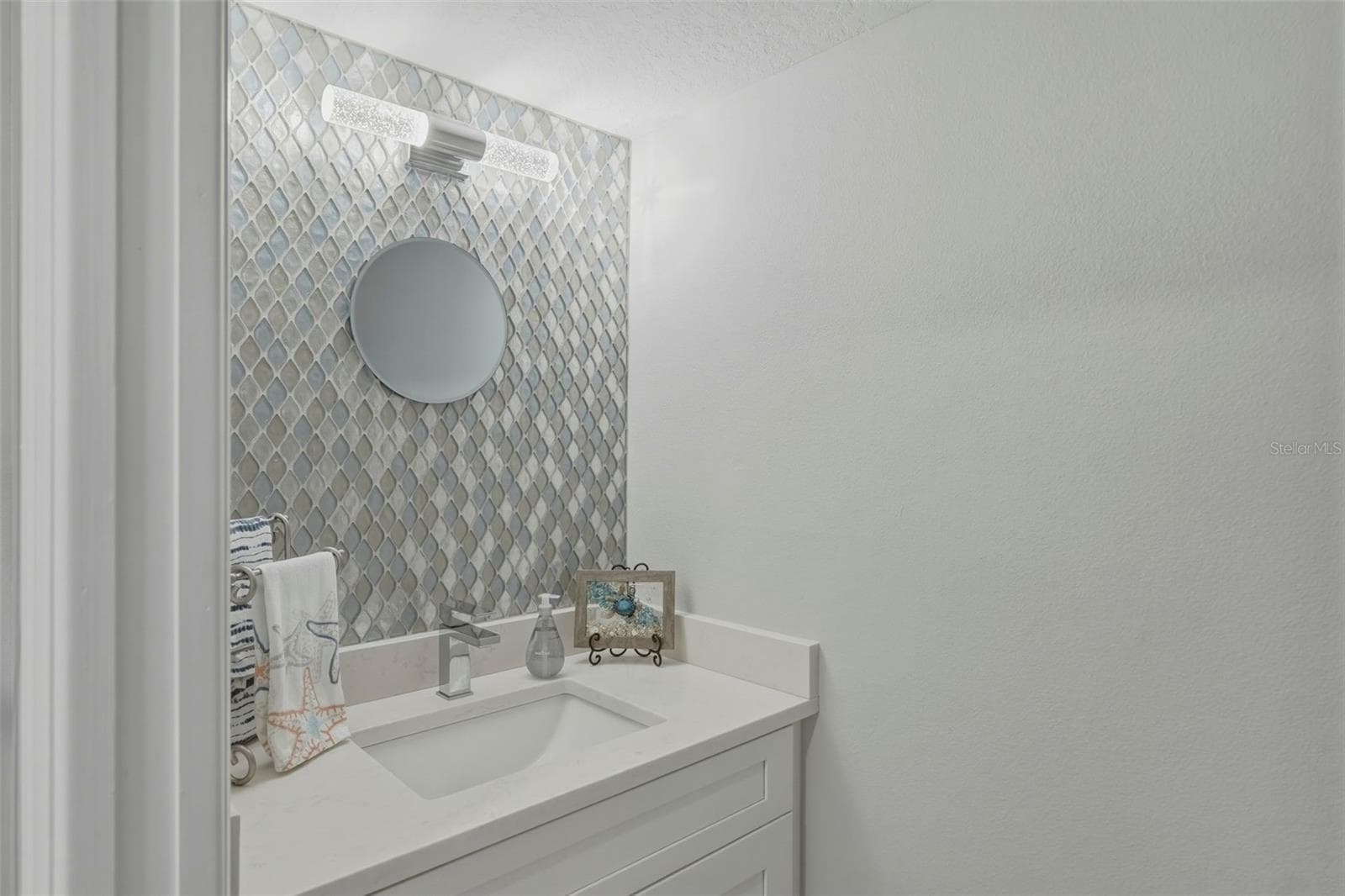544 PINELLAS BAYWAY — photo 7 of 37