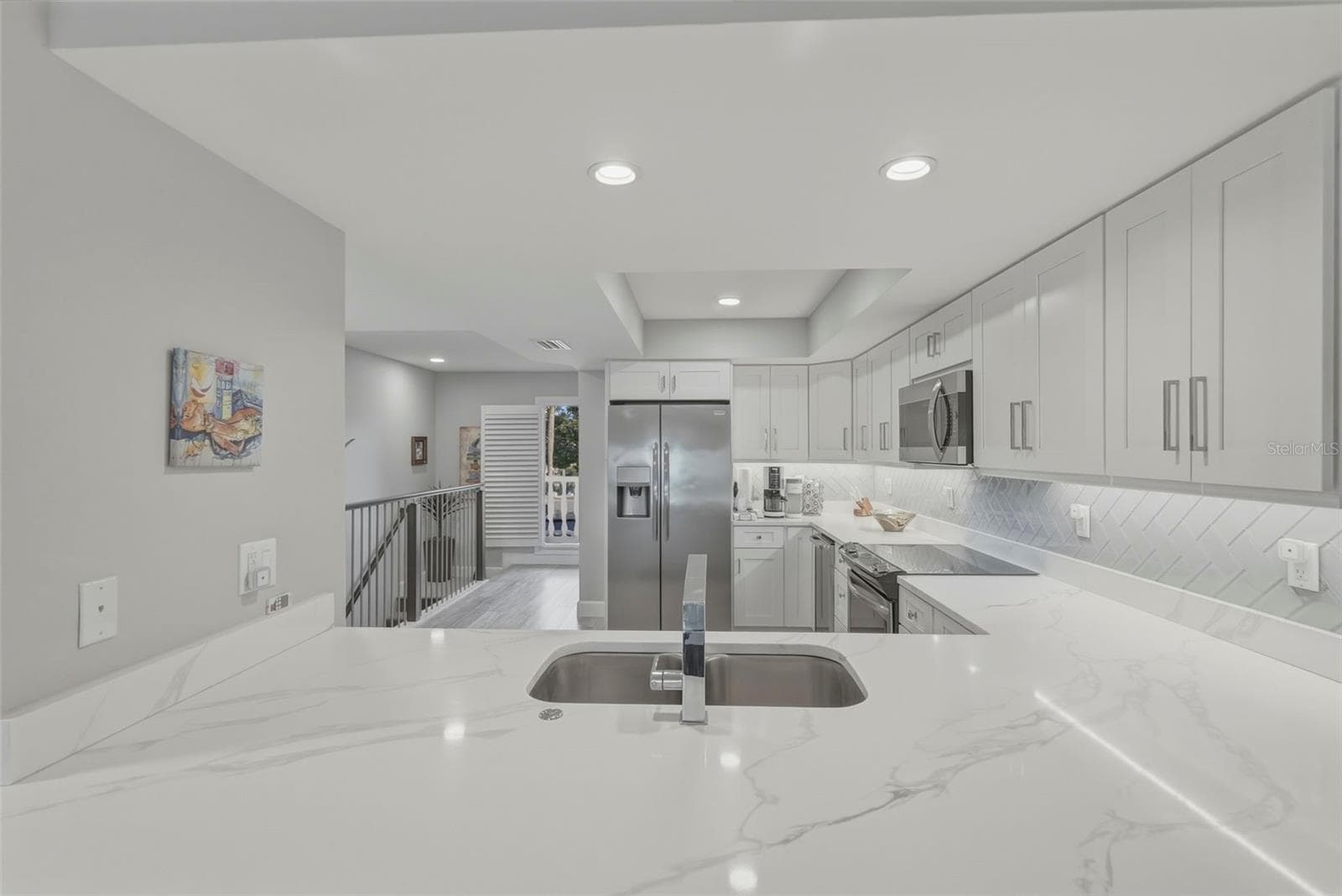 544 PINELLAS BAYWAY — photo 11 of 37