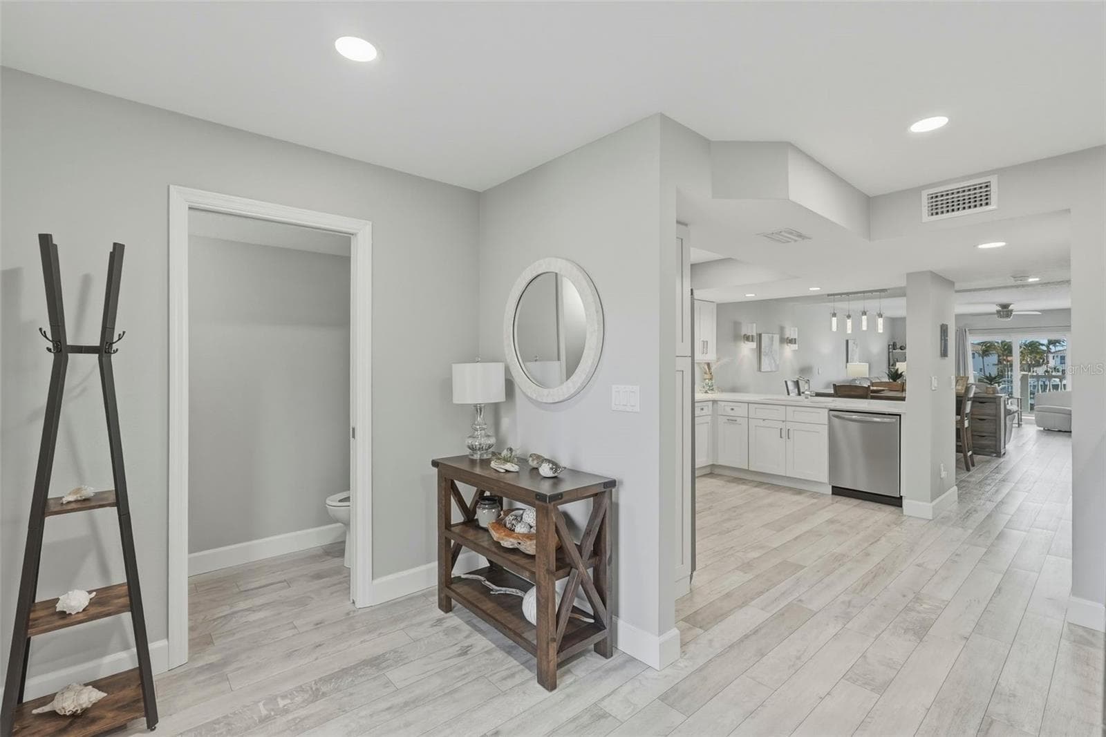 544 PINELLAS BAYWAY — photo 6 of 37