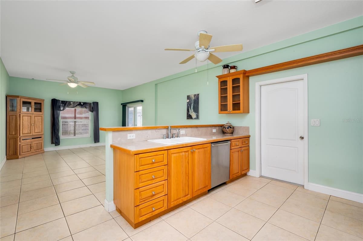 214 GARY AVENUE — photo 18 of 58