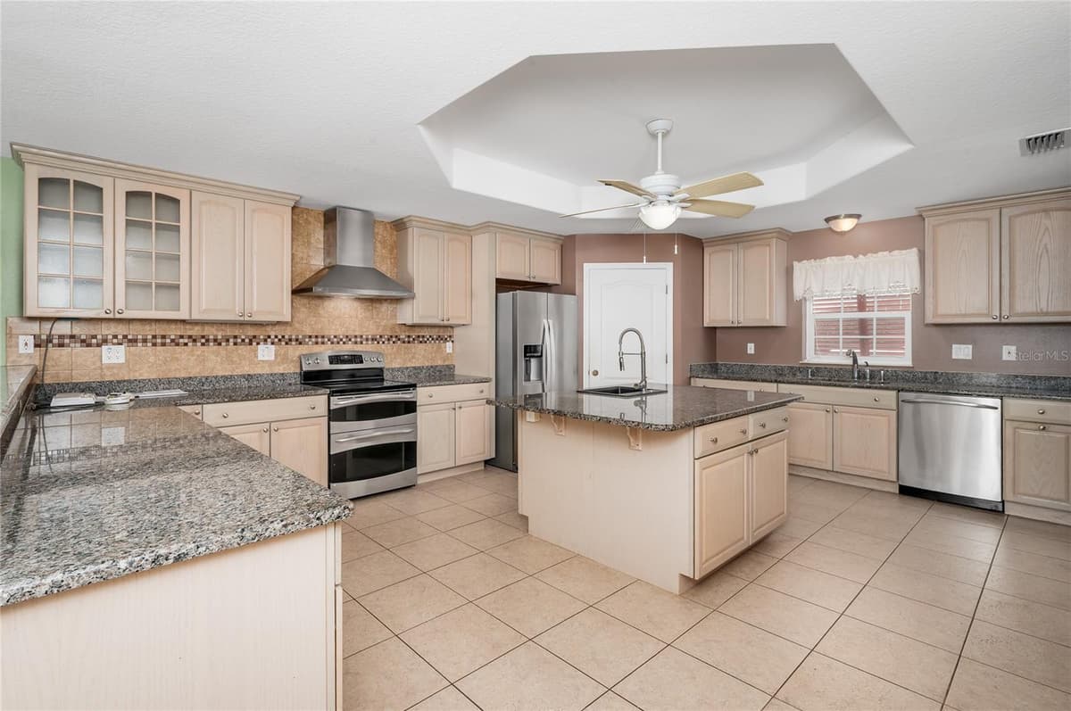 214 GARY AVENUE — photo 4 of 58
