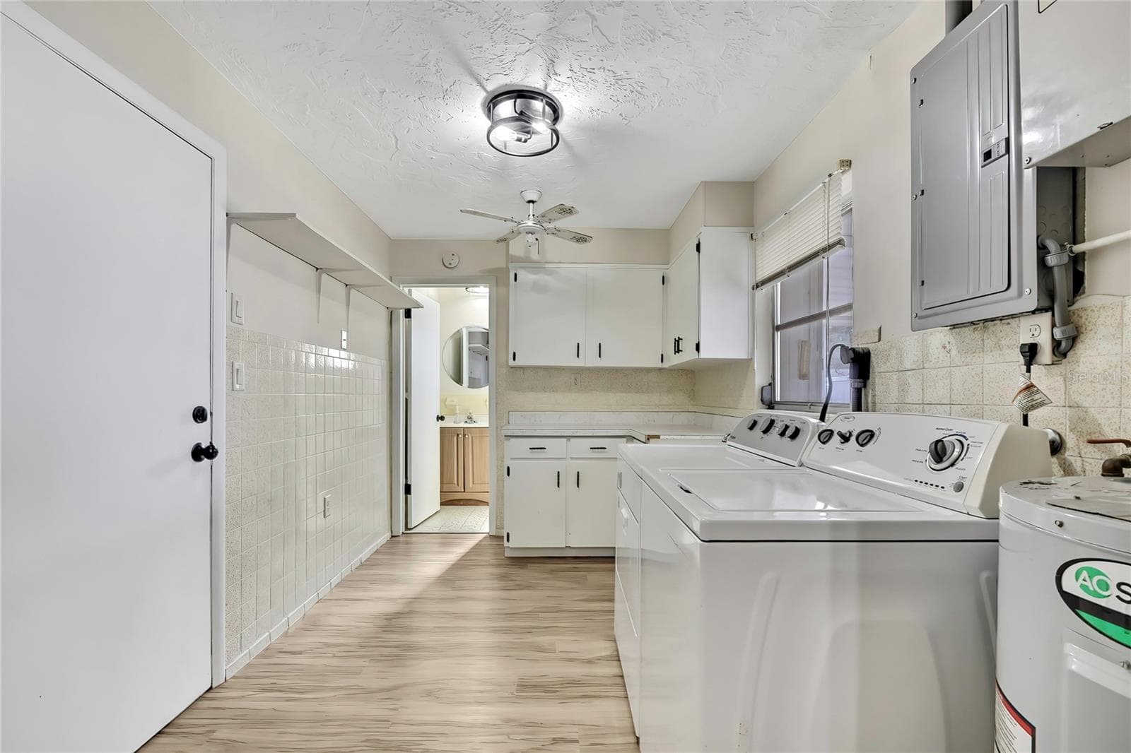 6 JAMES COURT — photo 36 of 61
