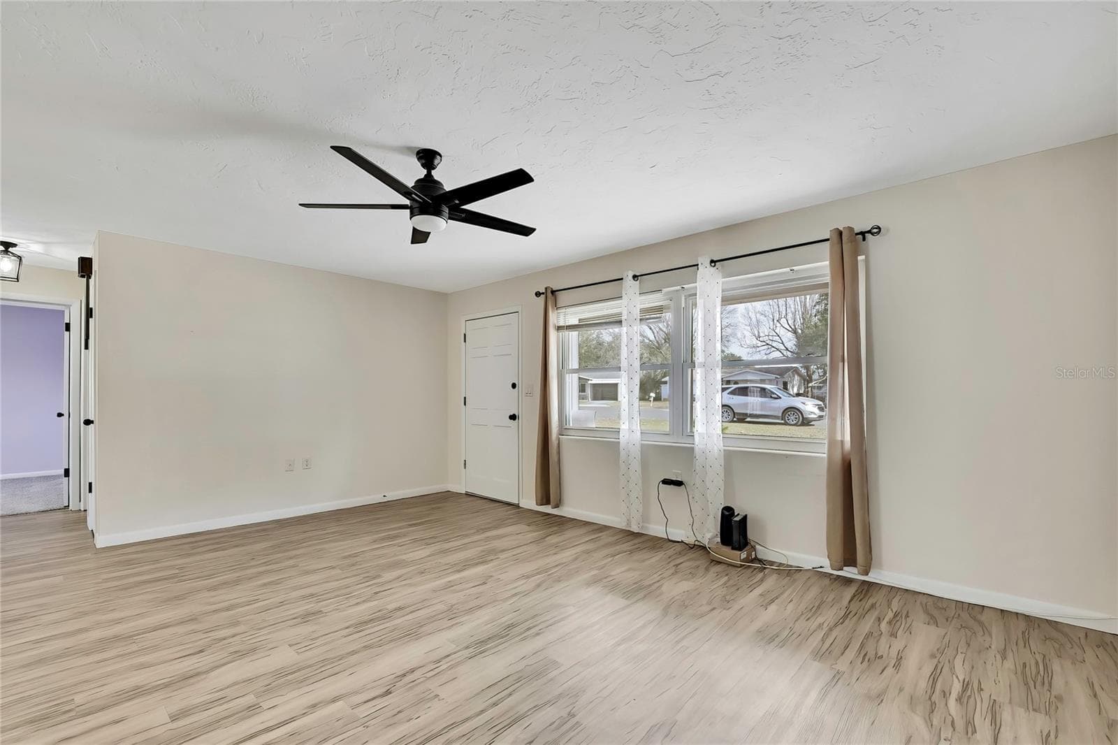 6 JAMES COURT — photo 17 of 61