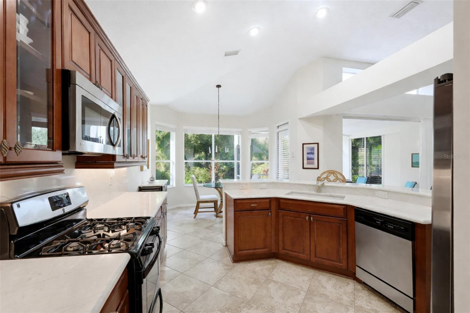 6411 BERKSHIRE PLACE — photo 16 of 52