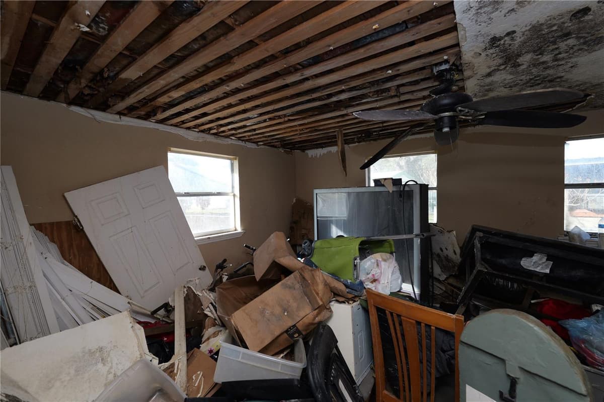 608 DR MARTIN LUTHER KING STREET — photo 16 of 22