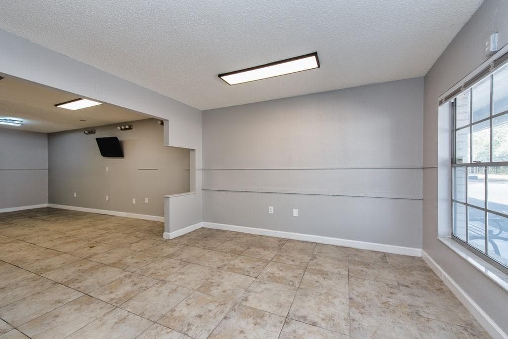 7410 COMMERCE STREET — photo 5 of 25
