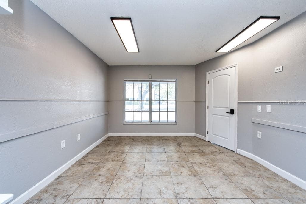 7410 COMMERCE STREET — photo 7 of 25