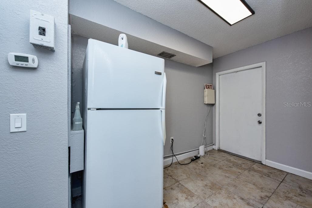 7410 COMMERCE STREET — photo 12 of 25
