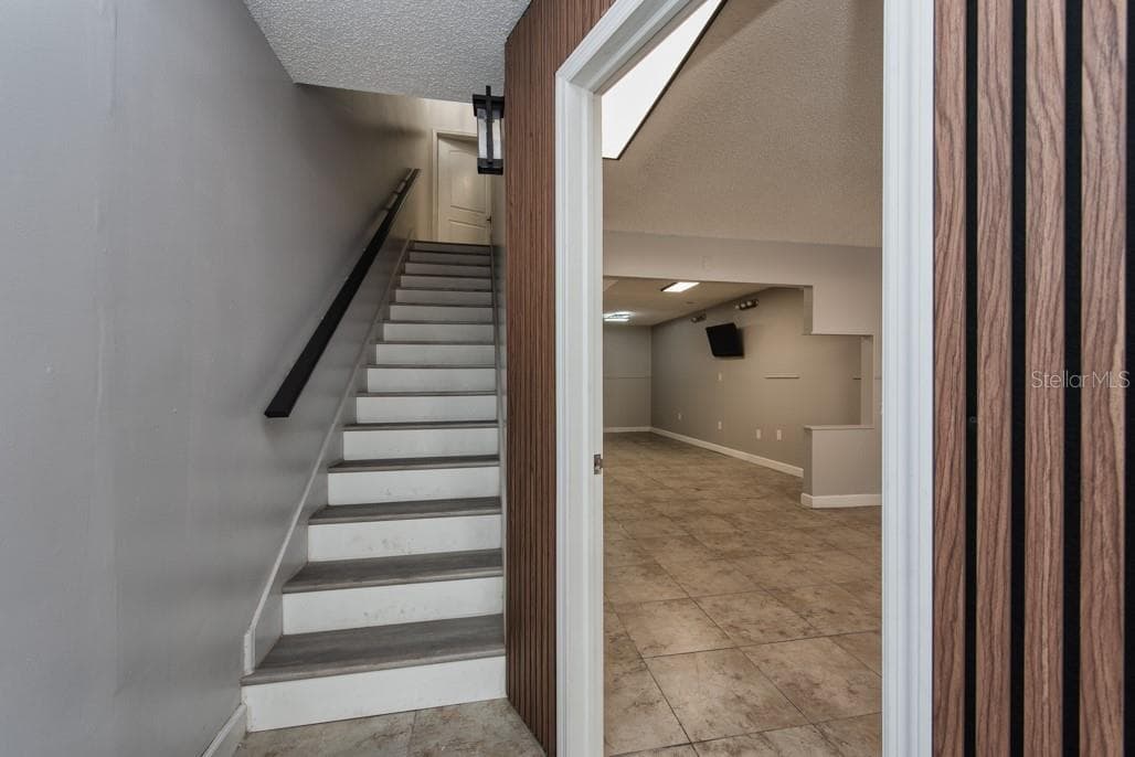 7410 COMMERCE STREET — photo 4 of 25