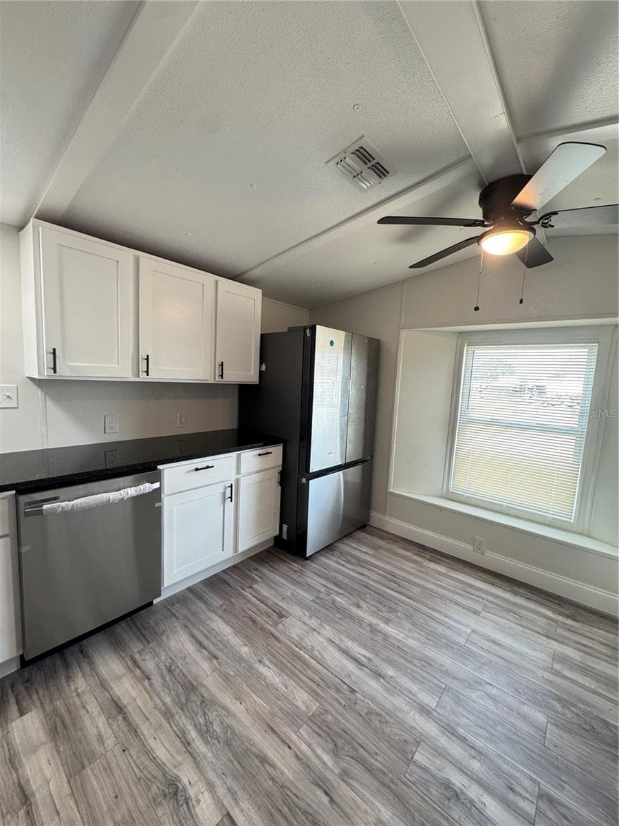5035 SOUTHSHORE DRIVE — photo 11 of 33