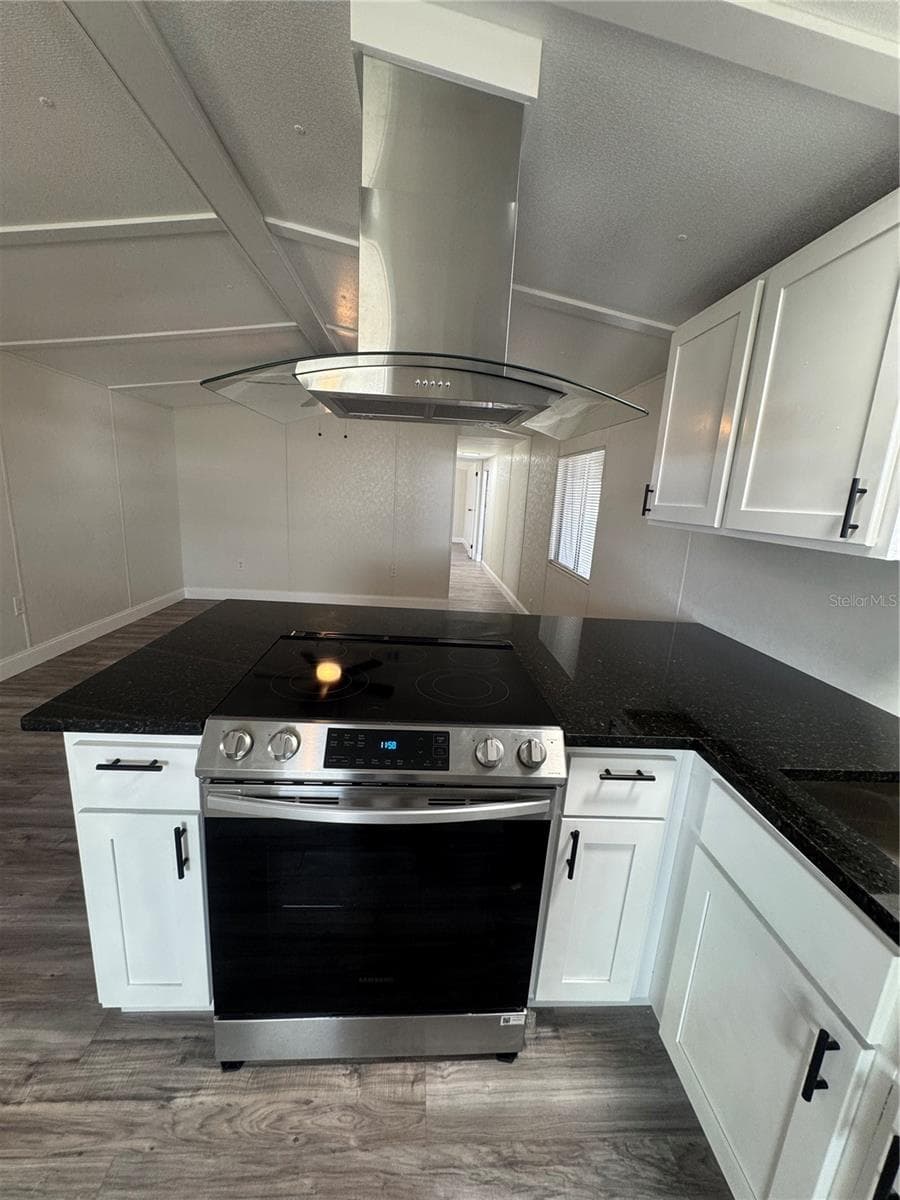 5035 SOUTHSHORE DRIVE — photo 10 of 33