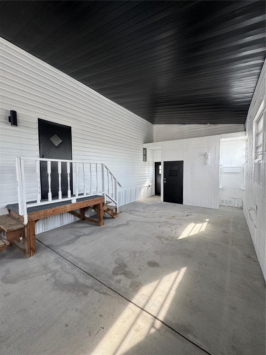 5035 SOUTHSHORE DRIVE — photo 5 of 33