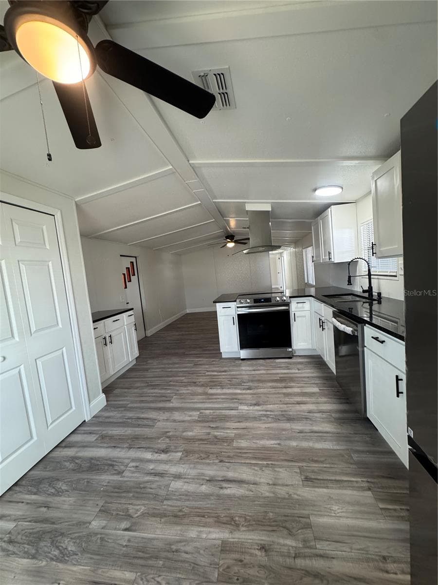 5035 SOUTHSHORE DRIVE — photo 12 of 33