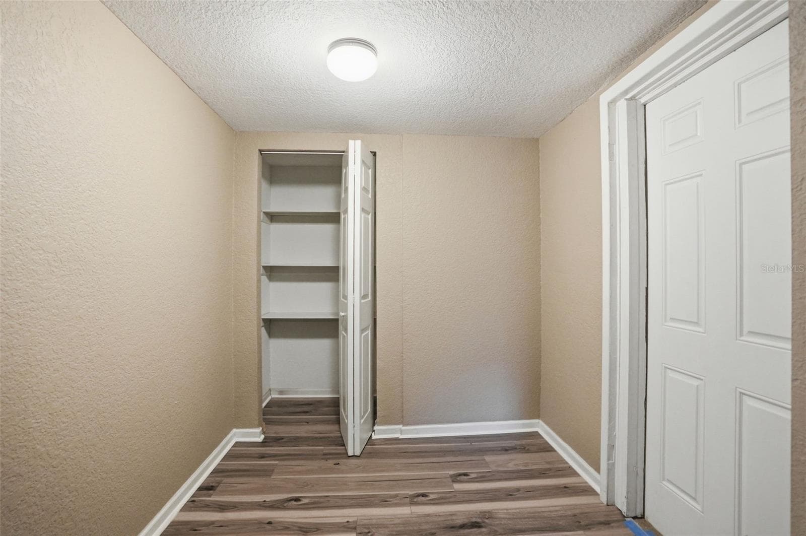 11311 ALTOONA AVENUE — photo 26 of 47