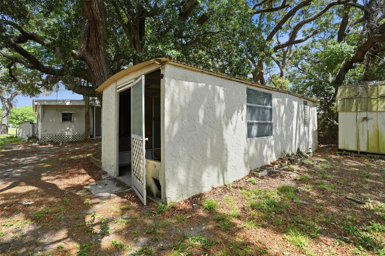 11311 ALTOONA AVENUE — photo 37 of 47